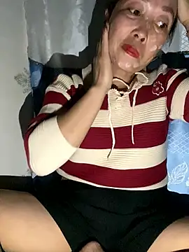 Snapshot of Linaannn chatting on 10-04-25, 11:36 Linaannn online show from 10-04-25, 11:36