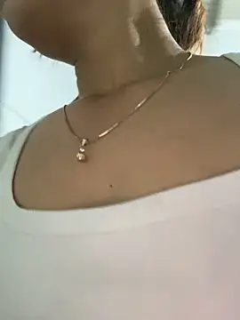 Snapshot of Linaannn chatting on 10-22-25, 03:29 Linaannn online show from 10-22-25, 03:29