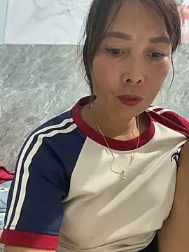 Snapshot of Linaannn chatting on 11-06-25, 02:34 Linaannn online show from 11-06-25, 02:34