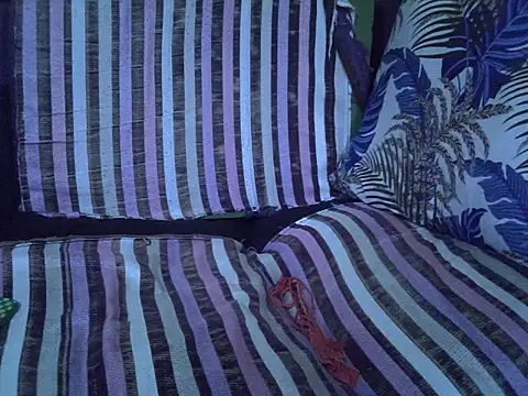 Snapshot of Thicky_ridder chatting on 02-22-25, 08:29 Thicky ridder online show from 02-22-25, 08:29