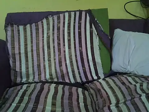 Snapshot of Thicky_ridder chatting on 02-28-25, 01:25 Thicky ridder online show from 02-28-25, 01:25