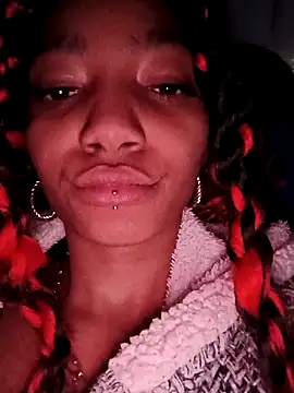 Snapshot of Laanegraofficial_ chatting on 12-13-24, 09:20 Laanegraofficial online show from 12-13-24, 09:20