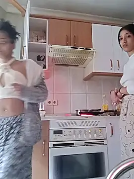 Snapshot of Laanegraofficial_ chatting on 01-15-25, 04:11 Laanegraofficial online show from 01-15-25, 04:11