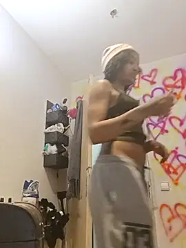 Snapshot of Laanegraofficial_ chatting on 03-06-25, 10:04 Laanegraofficial online show from 03-06-25, 10:04