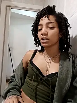 Snapshot of Laanegraofficial_ chatting on 03-07-25, 09:17 Laanegraofficial online show from 03-07-25, 09:17