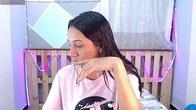 Lina10 online show from 02-17-25, 06:37