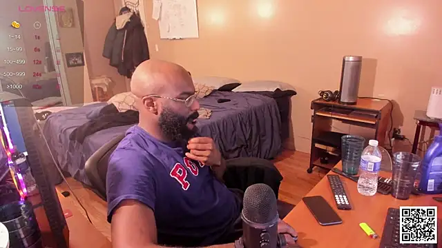 Snapshot of MrChuckDailyXXX chatting on 12-07-24, 06:32 MrChuckDailyXXX online show from 12-07-24, 06:32