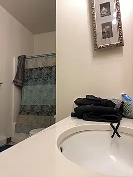 Snapshot of MrChuckDailyXXX chatting on 12-10-24, 11:08 MrChuckDailyXXX online show from 12-10-24, 11:08