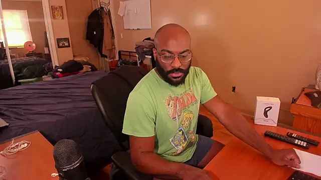 Snapshot of MrChuckDailyXXX chatting on 12-22-24, 12:49 MrChuckDailyXXX online show from 12-22-24, 12:49