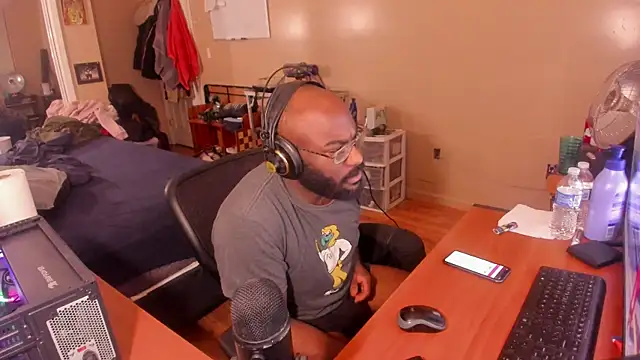 Snapshot of MrChuckDailyXXX chatting on 01-11-25, 10:29 MrChuckDailyXXX online show from 01-11-25, 10:29