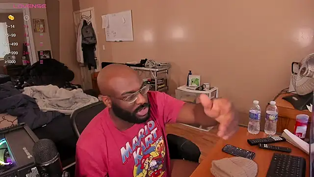 Snapshot of MrChuckDailyXXX chatting on 02-13-25, 03:03 MrChuckDailyXXX online show from 02-13-25, 03:03