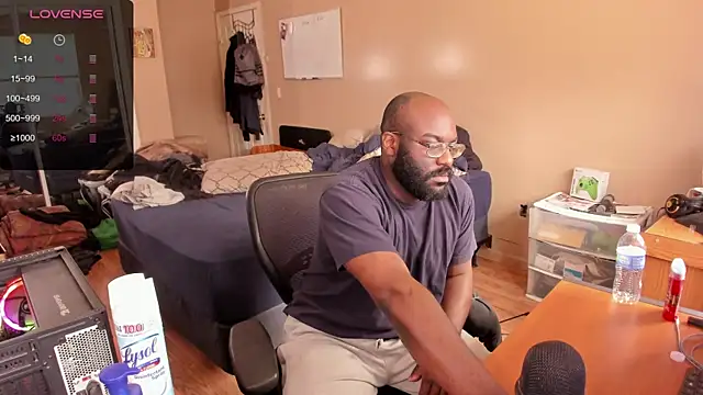 Snapshot of MrChuckDailyXXX chatting on 03-14-25, 01:35 MrChuckDailyXXX online show from 03-14-25, 01:35