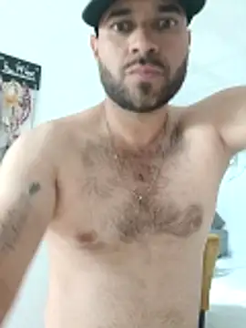 Snapshot of Rober2230 chatting on 01-05-26, 05:38 Rober2230 online show from 01-05-26, 05:38