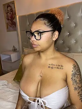 Eloisa cleavage  online show from 12-22-25, 10:12