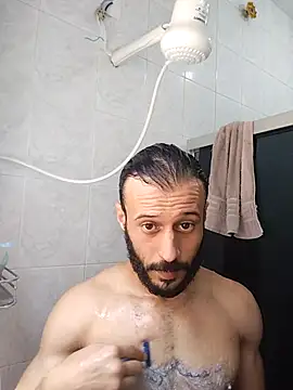 Snapshot of LopeseLua chatting on 10-26-25, 01:06 LopeseLua online show from 10-26-25, 01:06