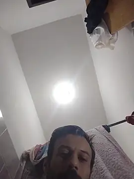 Snapshot of LopeseLua chatting on 11-27-25, 01:24 LopeseLua online show from 11-27-25, 01:24