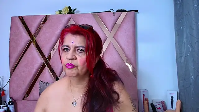 Snapshot of RoxetteMature chatting on 07-15-26, 12:10 RoxetteMature online show from 07-15-26, 12:10