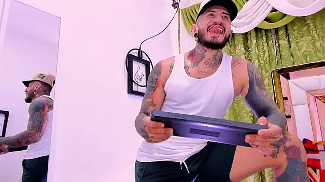 Snapshot of dilan_scootk_ chatting on 11-25-25, 07:36 dilan scootk online show from 11-25-25, 07:36