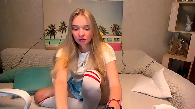 BoysLoveBlondee online show from 12-18-24, 07:41