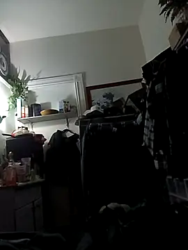 Snapshot of Slunghung79 chatting on 09-12-25, 12:16 Slunghung79 online show from 09-12-25, 12:16