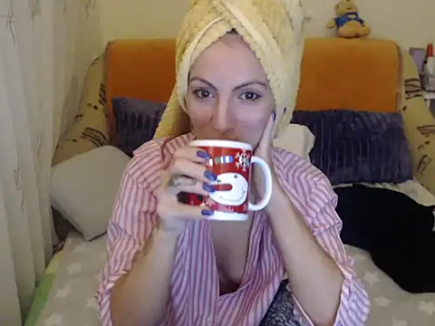 Emmatoo online show from 11-29-25, 01:58