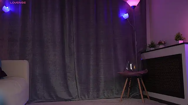 Amely Young online show from 04-06-26, 01:25