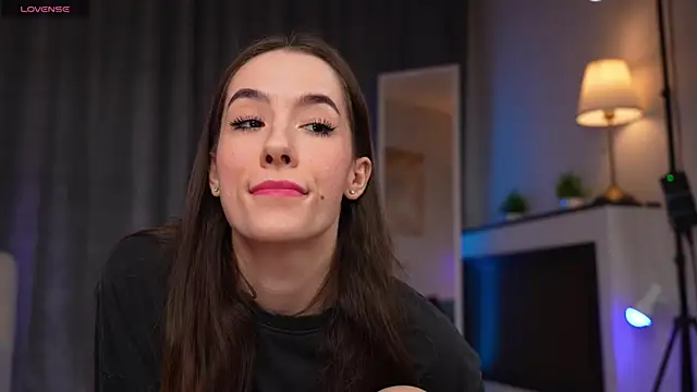 Amely Young online show from 04-18-26, 01:53