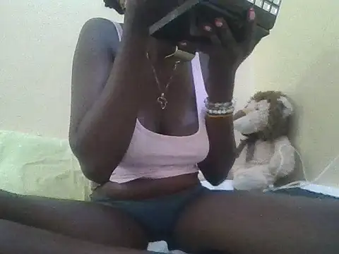 Snapshot of Pretty_ellahh chatting on 02-17-25, 12:48 Pretty ellahh online show from 02-17-25, 12:48