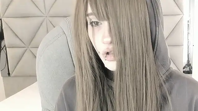 celestica rose online show from 04-15-26, 10:10