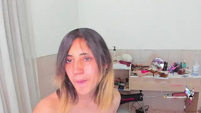 linnie  online show from 09-19-25, 10:21