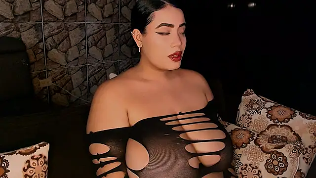 Snapshot of Emmacamille chatting on 03-01-25, 01:22 Emmacamille online show from 03-01-25, 01:22