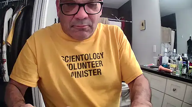 Snapshot of lou63ponce chatting on 12-17-24, 10:11 lou63ponce online show from 12-17-24, 10:11