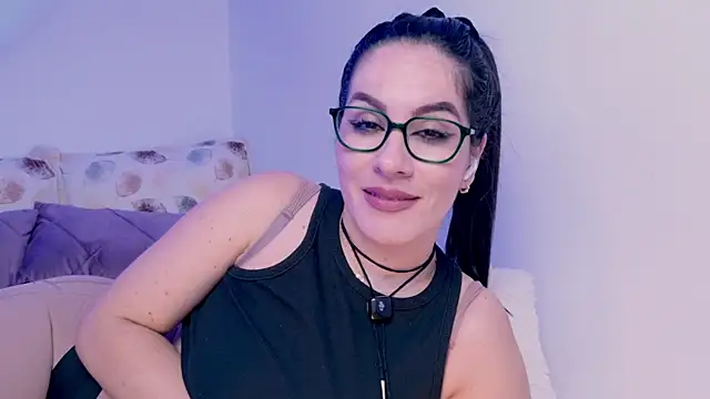 Pamela Rosal online show from 09-11-25, 02:11