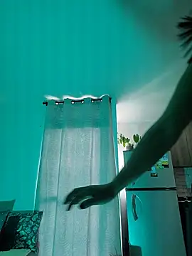 Pamela Rosal online show from 11-19-25, 02:28