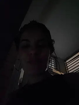 Pamela Rosal online show from 12-21-25, 01:35