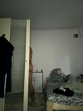 Snapshot of Floristtt chatting on 12-16-25, 01:05 Floristtt online show from 12-16-25, 01:05