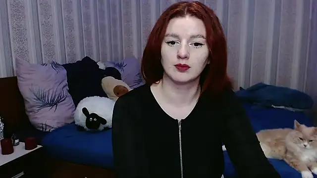 Snapshot of JulthHell chatting on 12-27-24, 01:00 JulthHell online show from 12-27-24, 01:00