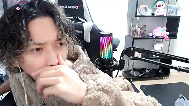 Snapshot of Shizukuu chatting on 03-15-25, 12:13 Shizukuu online show from 03-15-25, 12:13