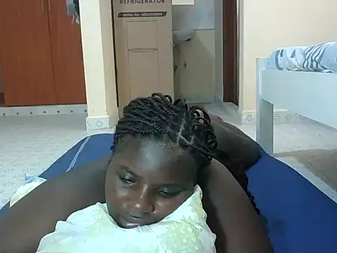 hotebbbyy online show from 01-19-26, 06:39