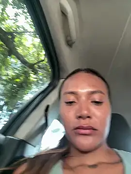 Snapshot of KyaraMiller chatting on 03-10-25, 05:39 KyaraMiller online show from 03-10-25, 05:39