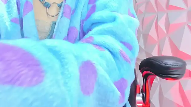 Snapshot of meribeth303av chatting on 11-27-25, 06:54 meribeth303av online show from 11-27-25, 06:54