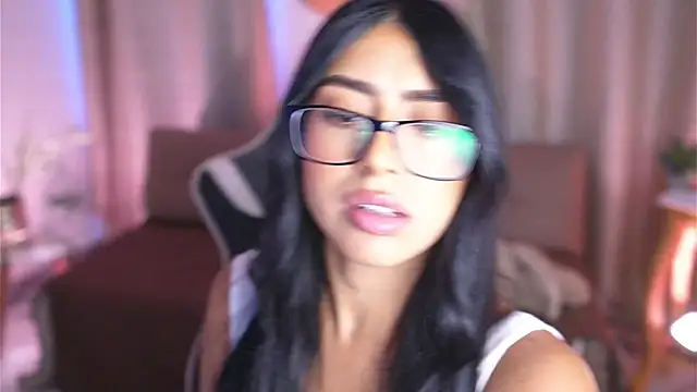 Sara albrecht online show from 01-29-25, 04:08