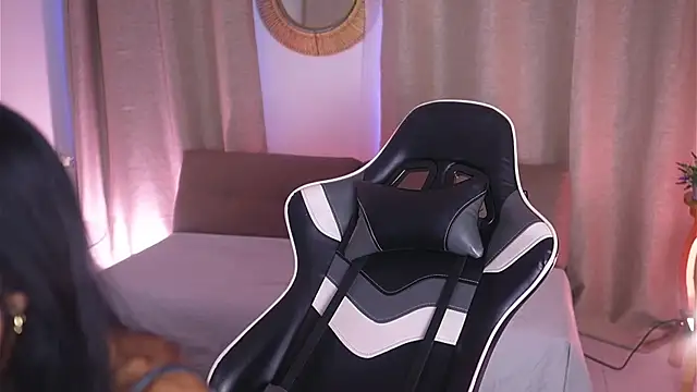 Sara albrecht online show from 02-03-25, 12:03