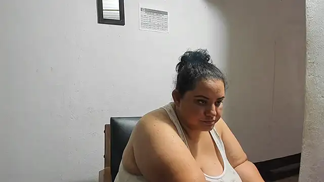 tetasgrandes karol online show from 04-14-26, 02:45