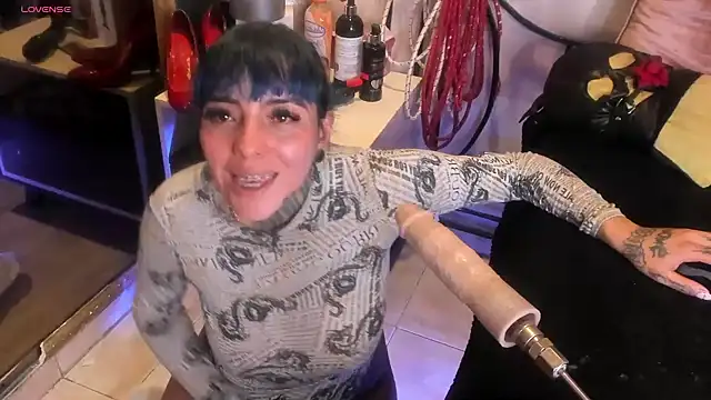 luxifer 666  online show from 02-11-25, 01:52