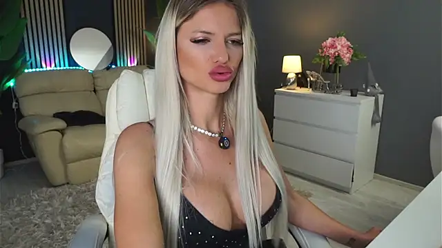 SweetBlondy35 online show from 05-19-26, 07:26