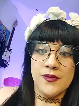 ItsNaiixa online show from 12-17-24, 10:22