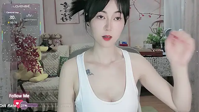 Lisa-s online show from 10-06-25, 01:08