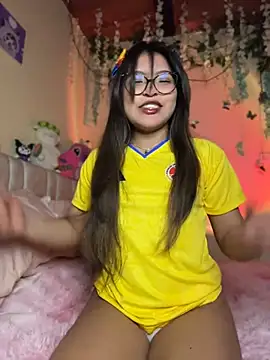 Snapshot of Lily_candy_X chatting on 06-24-26, 05:28 Lily candy X online show from 06-24-26, 05:28