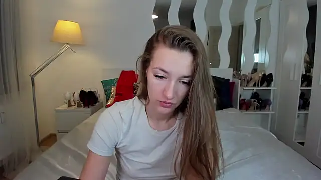 KateRedgar online show from 02-03-25, 02:02